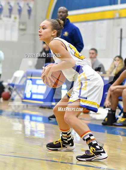 Thumbnail 1 in Roseville @ Del Campo photogallery.