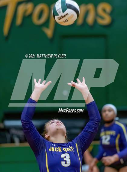 Thumbnail 3 in Jack Britt vs Pine Forest (Trojan Invitational Tournament) photogallery.