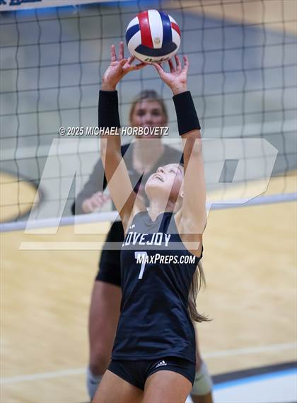 Thumbnail 3 in Lovejoy vs. Liberty (UIL 5A D2 Regional Final) photogallery.