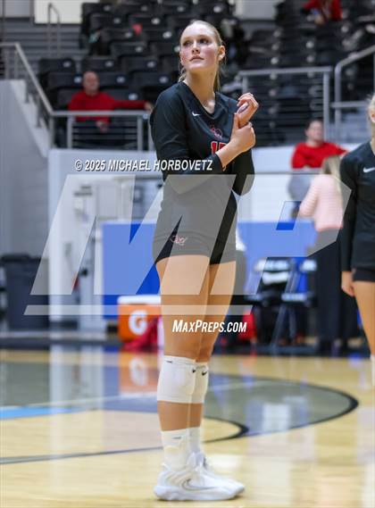 Thumbnail 2 in Lovejoy vs. Liberty (UIL 5A D2 Regional Final) photogallery.