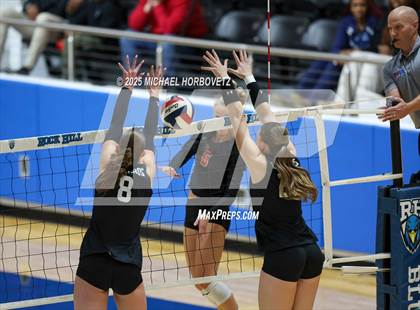 Thumbnail 1 in Lovejoy vs. Liberty (UIL 5A D2 Regional Final) photogallery.