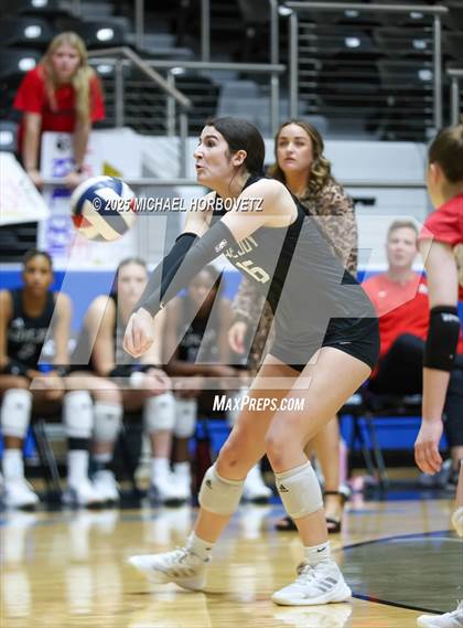 Thumbnail 2 in Lovejoy vs. Liberty (UIL 5A D2 Regional Final) photogallery.