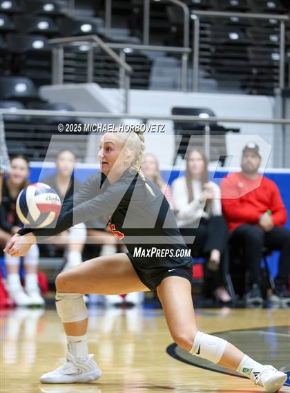 Thumbnail 2 in Lovejoy vs. Liberty (UIL 5A D2 Regional Final) photogallery.