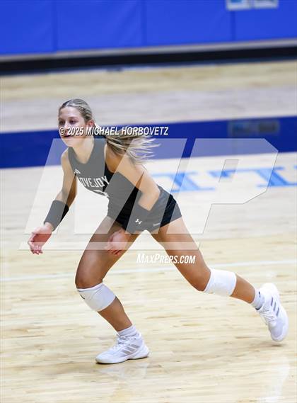 Thumbnail 3 in Lovejoy vs. Liberty (UIL 5A D2 Regional Final) photogallery.