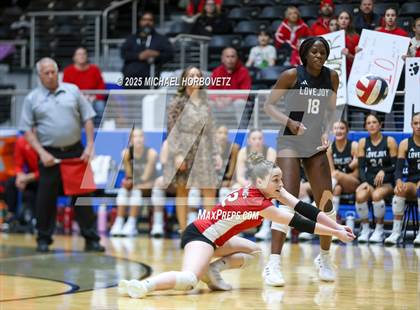 Thumbnail 3 in Lovejoy vs. Liberty (UIL 5A D2 Regional Final) photogallery.
