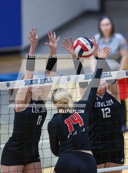 Thumbnail 1 in Lovejoy vs. Liberty (UIL 5A D2 Regional Final) photogallery.