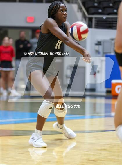 Thumbnail 2 in Lovejoy vs. Liberty (UIL 5A D2 Regional Final) photogallery.