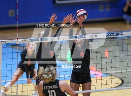 Thumbnail 2 in Lovejoy vs. Liberty (UIL 5A D2 Regional Final) photogallery.