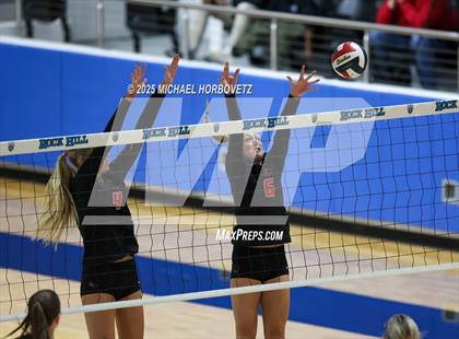 Thumbnail 3 in Lovejoy vs. Liberty (UIL 5A D2 Regional Final) photogallery.