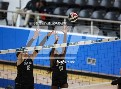 Thumbnail 2 in Lovejoy vs. Liberty (UIL 5A D2 Regional Final) photogallery.