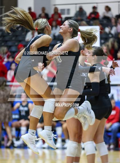 Thumbnail 3 in Lovejoy vs. Liberty (UIL 5A D2 Regional Final) photogallery.