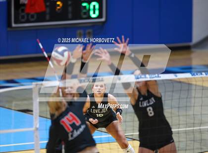 Thumbnail 2 in Lovejoy vs. Liberty (UIL 5A D2 Regional Final) photogallery.