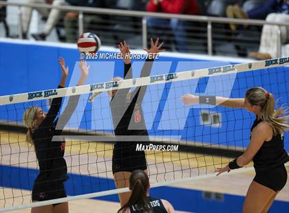 Thumbnail 3 in Lovejoy vs. Liberty (UIL 5A D2 Regional Final) photogallery.
