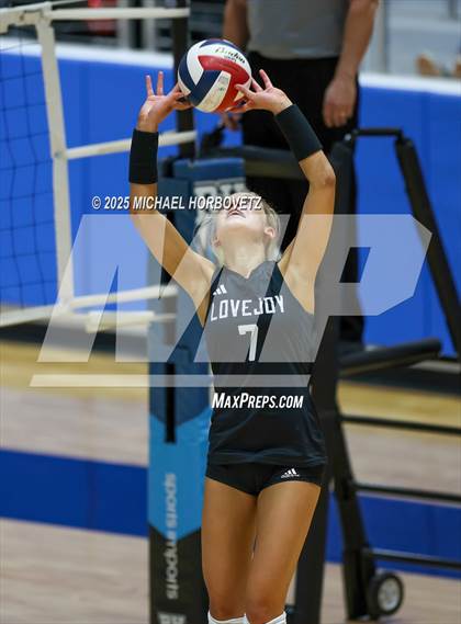 Thumbnail 3 in Lovejoy vs. Liberty (UIL 5A D2 Regional Final) photogallery.