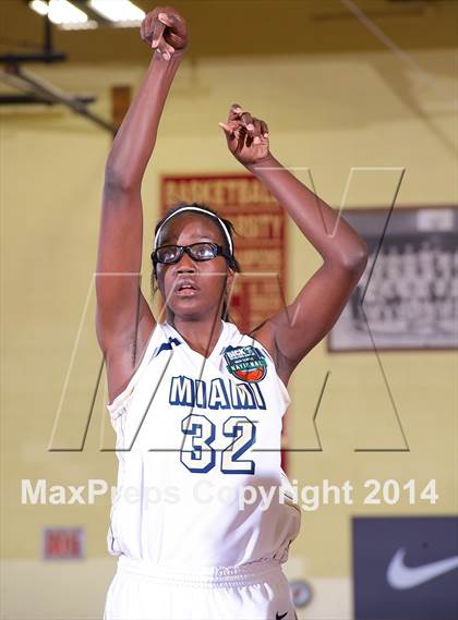 Thumbnail 1 in Miami vs. Fremont (Dick's Sporting Goods National Tournament) photogallery.