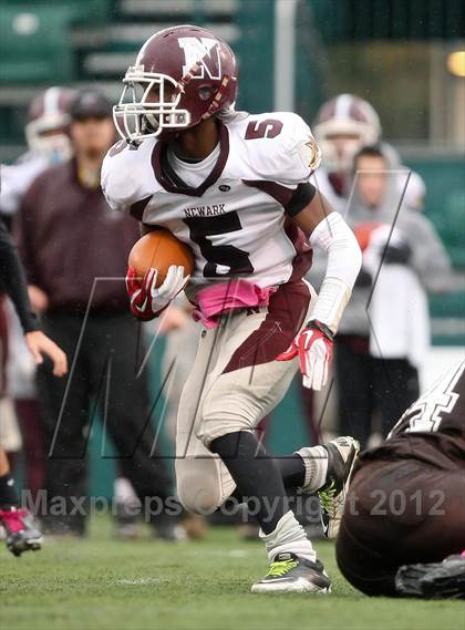 Thumbnail 2 in East Rochester-Gananda vs. Newark (Section 5 Class B Semifinal) photogallery.
