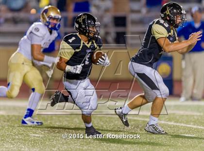 Thumbnail 3 in Alamo Heights vs Seguin photogallery.