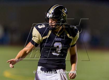 Thumbnail 2 in Alamo Heights vs Seguin photogallery.