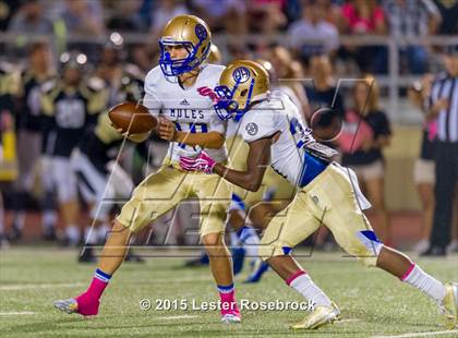 Thumbnail 2 in Alamo Heights vs Seguin photogallery.