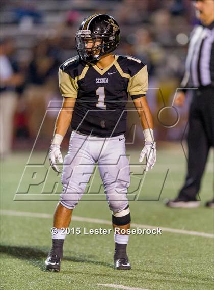 Thumbnail 3 in Alamo Heights vs Seguin photogallery.
