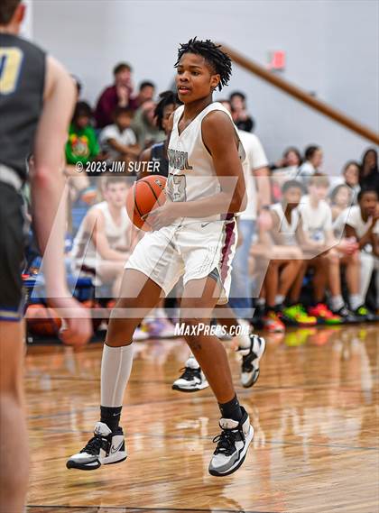 Thumbnail 3 in A&M Consolidated vs Rockdale (Cotton Christmas Classic) photogallery.