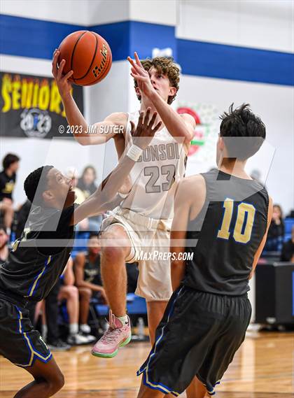Thumbnail 2 in A&M Consolidated vs Rockdale (Cotton Christmas Classic) photogallery.