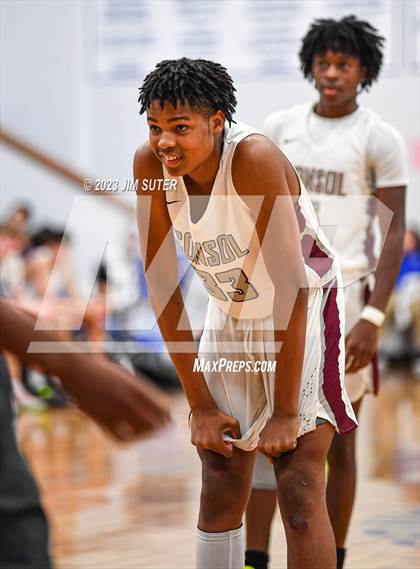 Thumbnail 2 in A&M Consolidated vs Rockdale (Cotton Christmas Classic) photogallery.