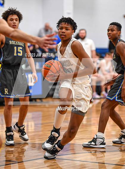 Thumbnail 2 in A&M Consolidated vs Rockdale (Cotton Christmas Classic) photogallery.