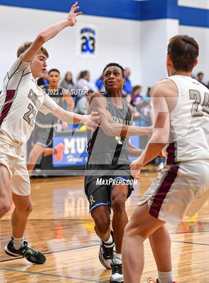 Thumbnail 3 in A&M Consolidated vs Rockdale (Cotton Christmas Classic) photogallery.