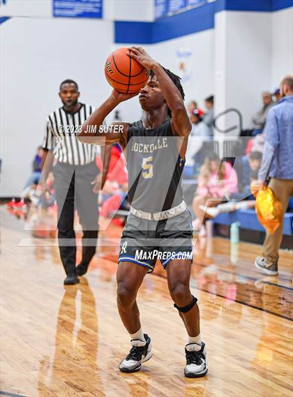 Thumbnail 1 in A&M Consolidated vs Rockdale (Cotton Christmas Classic) photogallery.