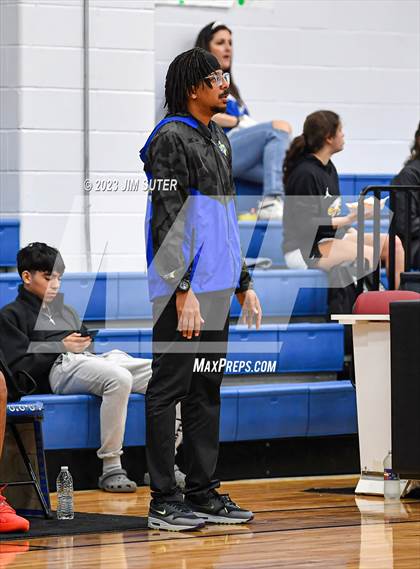 Thumbnail 3 in A&M Consolidated vs Rockdale (Cotton Christmas Classic) photogallery.
