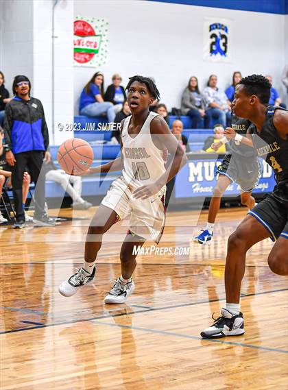 Thumbnail 3 in A&M Consolidated vs Rockdale (Cotton Christmas Classic) photogallery.