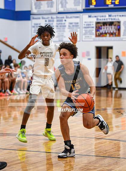 Thumbnail 2 in A&M Consolidated vs Rockdale (Cotton Christmas Classic) photogallery.