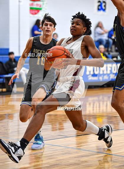 Thumbnail 1 in A&M Consolidated vs Rockdale (Cotton Christmas Classic) photogallery.