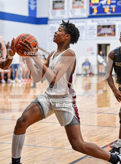 Thumbnail 2 in A&M Consolidated vs Rockdale (Cotton Christmas Classic) photogallery.