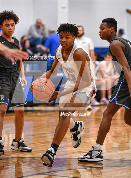 Thumbnail 1 in A&M Consolidated vs Rockdale (Cotton Christmas Classic) photogallery.