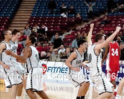 Thumbnail 3 in Mater Dei vs. Palo Alto (CIF State D2 Final) photogallery.