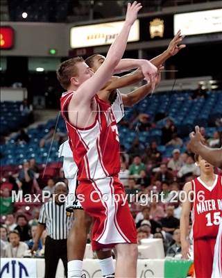 Thumbnail 1 in Mater Dei vs. Palo Alto (CIF State D2 Final) photogallery.