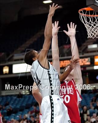 Thumbnail 3 in Mater Dei vs. Palo Alto (CIF State D2 Final) photogallery.