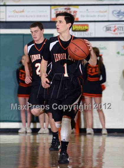 Thumbnail 2 in Lenoir City @ Knoxville Catholic photogallery.