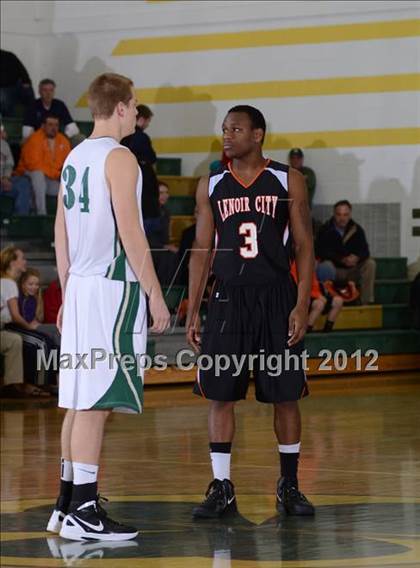 Thumbnail 3 in Lenoir City @ Knoxville Catholic photogallery.