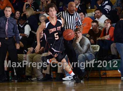 Thumbnail 2 in Lenoir City @ Knoxville Catholic photogallery.