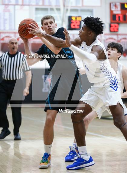 Thumbnail 2 in Windward vs. Renaissance Academy (Wolverine invitational) photogallery.