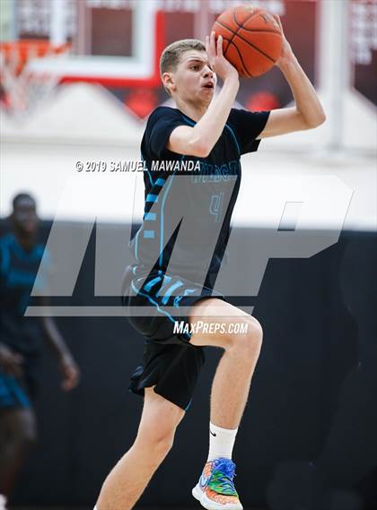Thumbnail 3 in Windward vs. Renaissance Academy (Wolverine invitational) photogallery.