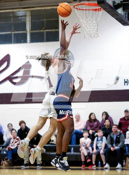 Thumbnail 2 in Thorsby @ Marion photogallery.