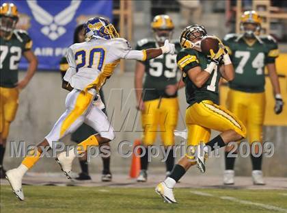 Thumbnail 2 in Edison vs. Fountain Valley photogallery.