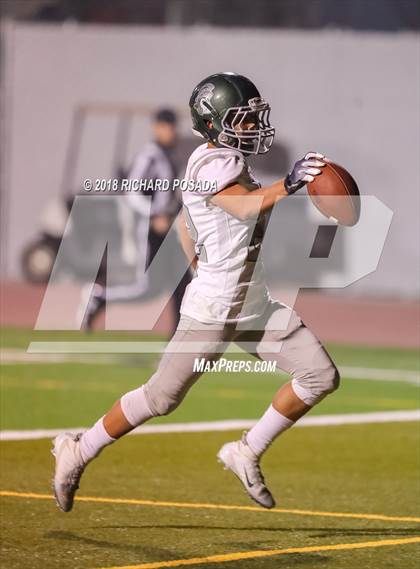 Thumbnail 1 in Dinuba vs. Tulare Union (CIF Divsion II Semifinal) photogallery.
