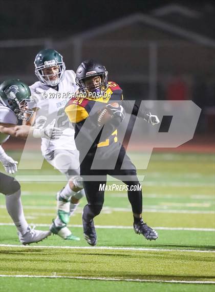 Thumbnail 2 in Dinuba vs. Tulare Union (CIF Divsion II Semifinal) photogallery.