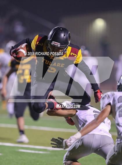Thumbnail 2 in Dinuba vs. Tulare Union (CIF Divsion II Semifinal) photogallery.