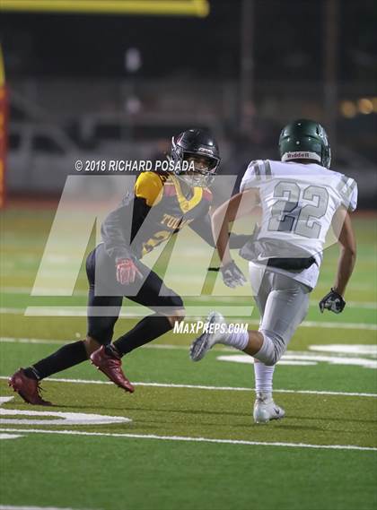 Thumbnail 3 in Dinuba vs. Tulare Union (CIF Divsion II Semifinal) photogallery.